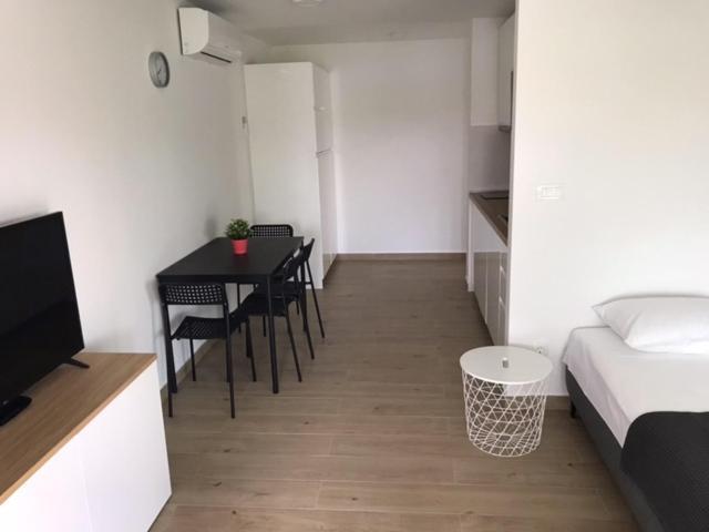 Apartments Haramincic M&B 스타라 노발랴 외부 사진