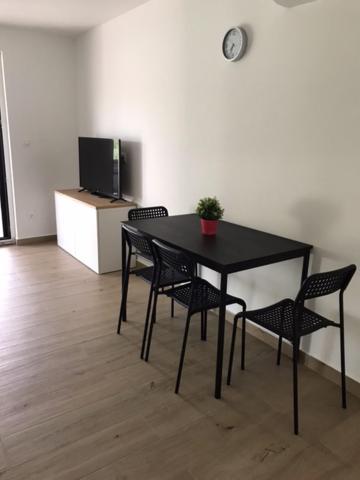 Apartments Haramincic M&B 스타라 노발랴 외부 사진
