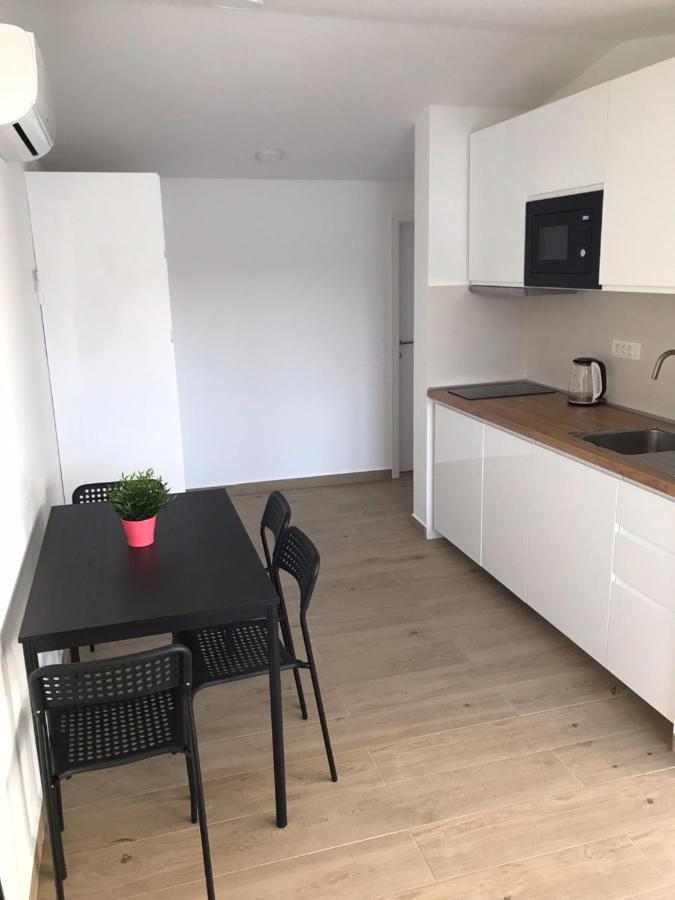 Apartments Haramincic M&B 스타라 노발랴 외부 사진